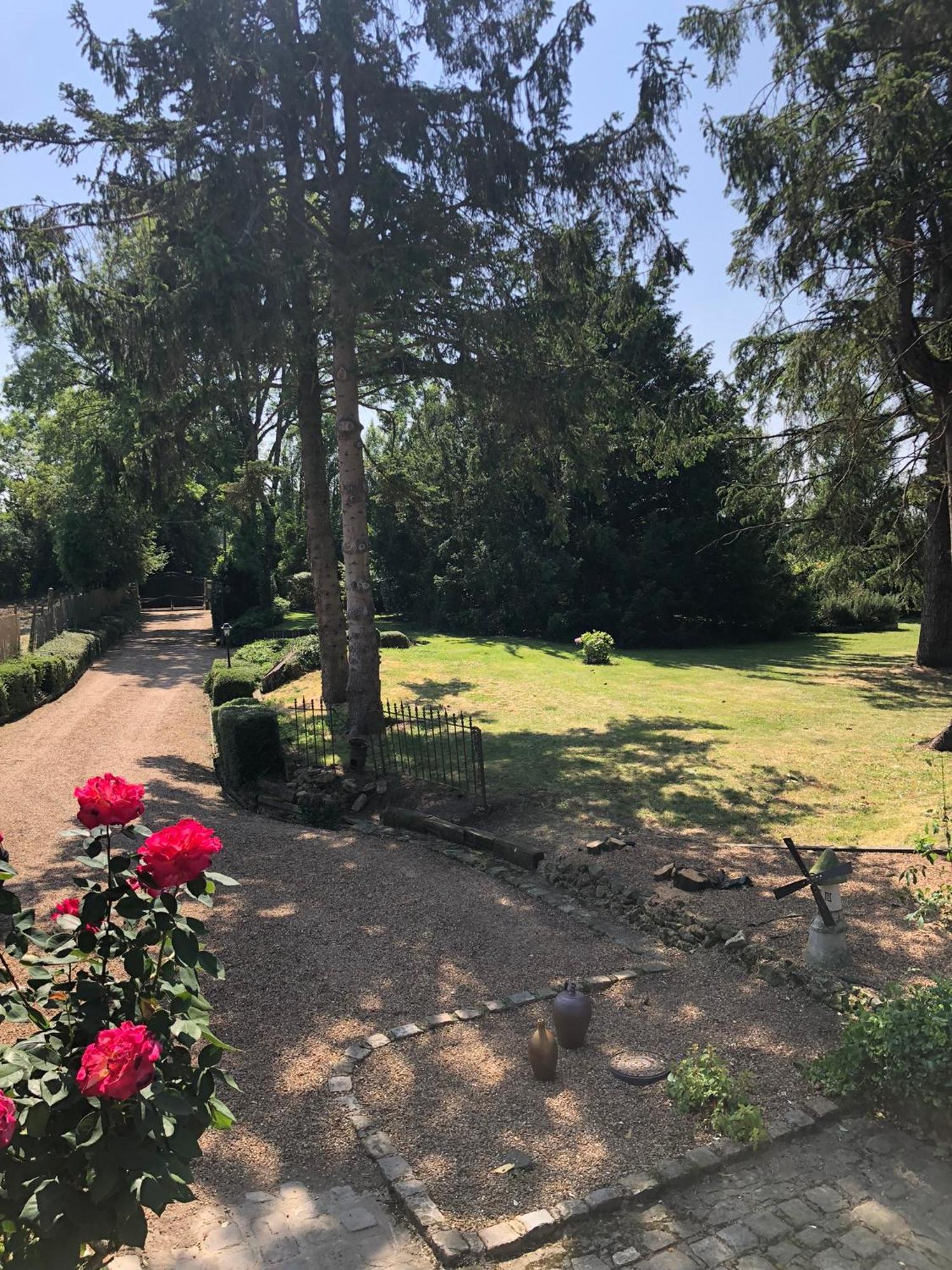 Le Domaine Du Moulin Foulon Hotel Essay Luaran gambar